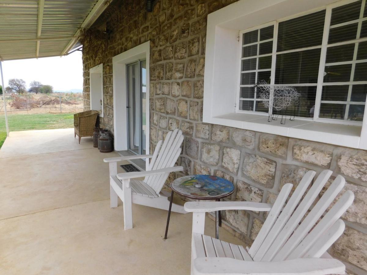 Meteorite Rest Camp Hotel Grootfontein Екстериор снимка