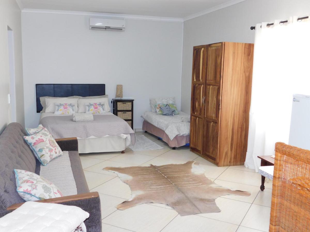 Meteorite Rest Camp Hotel Grootfontein Екстериор снимка