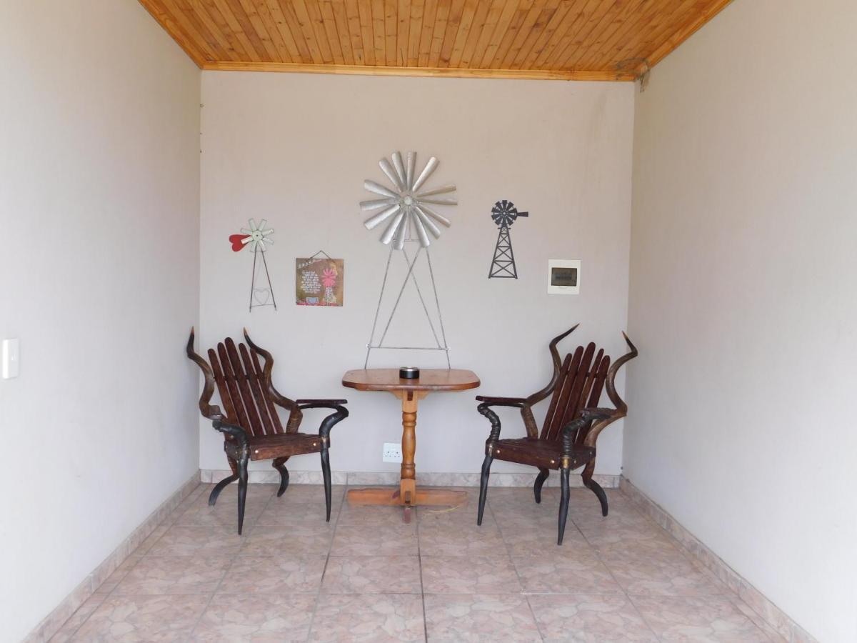 Meteorite Rest Camp Hotel Grootfontein Екстериор снимка