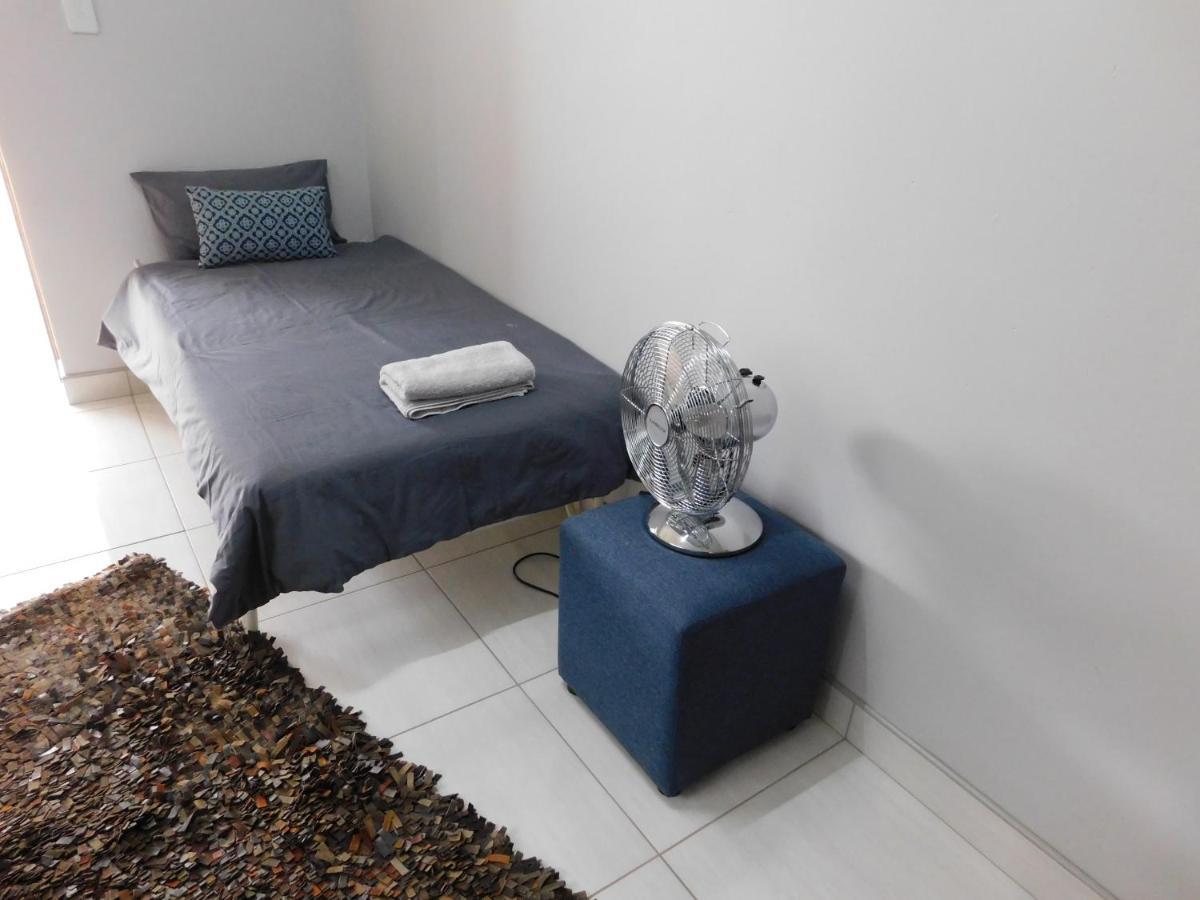 Meteorite Rest Camp Hotel Grootfontein Екстериор снимка