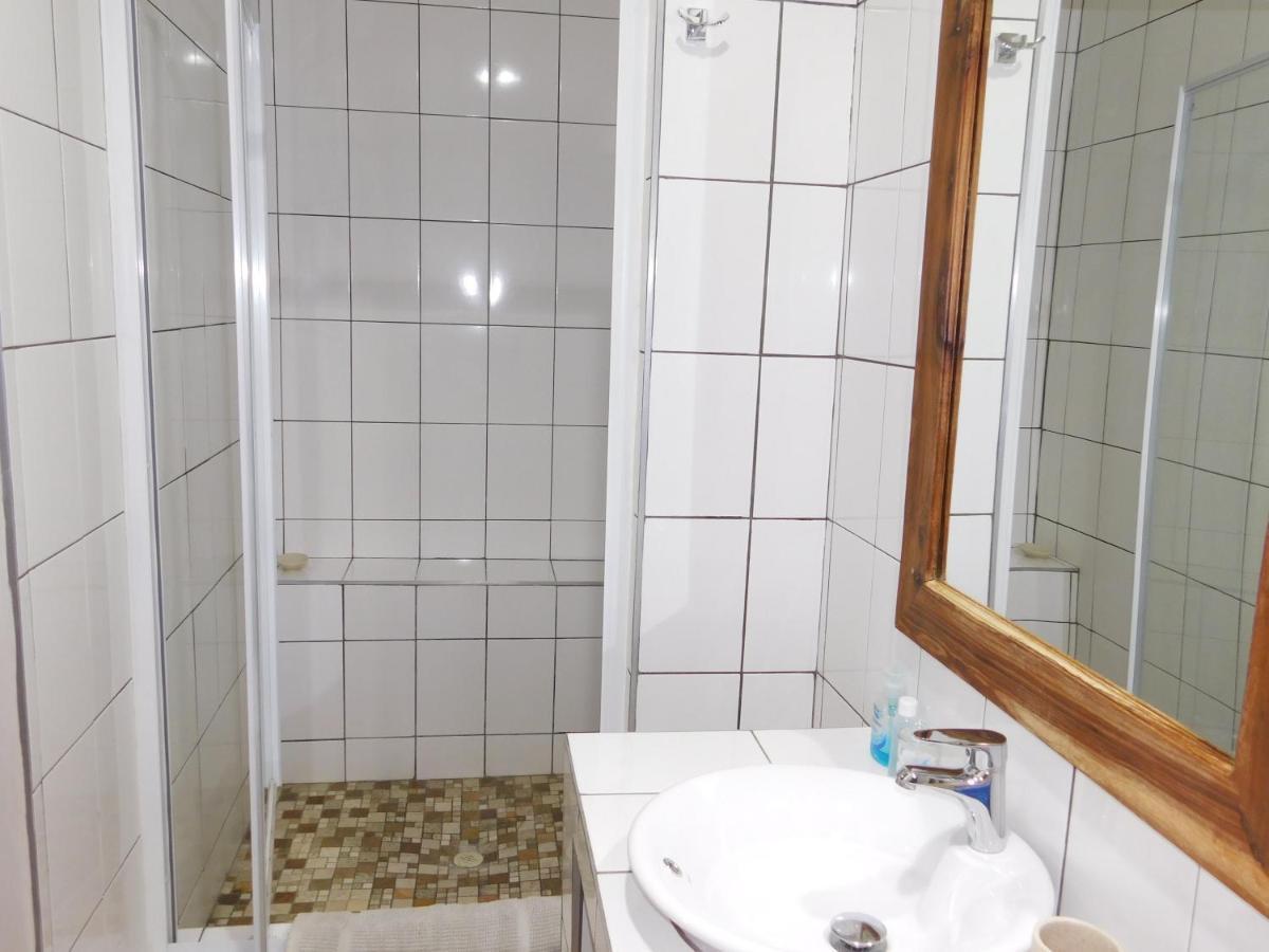 Meteorite Rest Camp Hotel Grootfontein Екстериор снимка