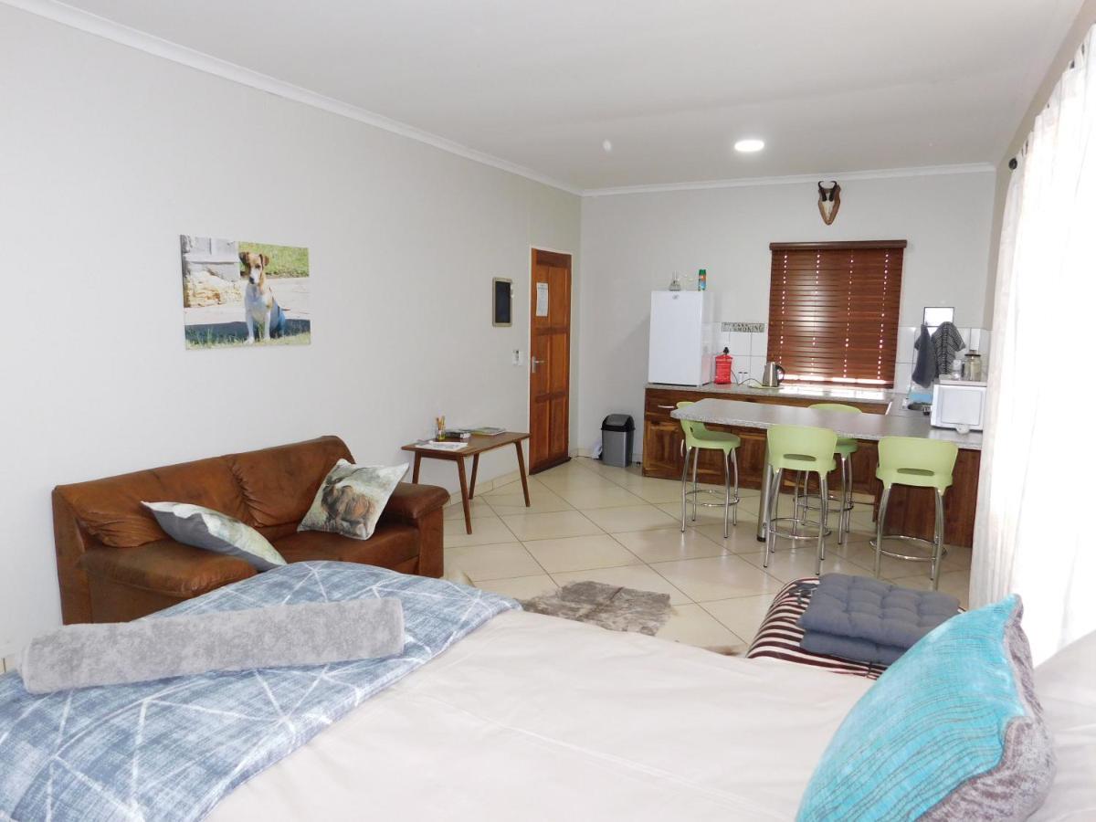 Meteorite Rest Camp Hotel Grootfontein Екстериор снимка