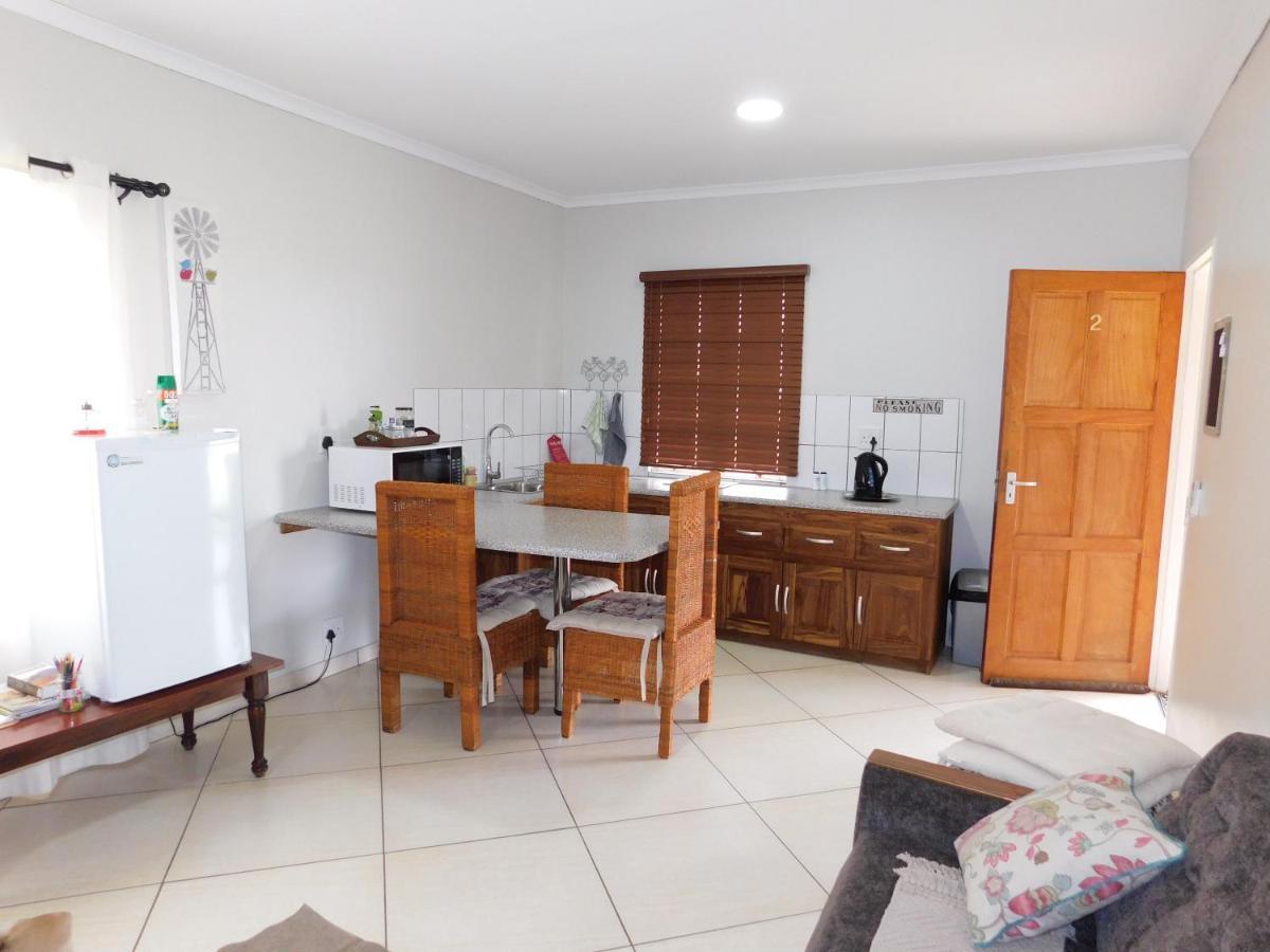 Meteorite Rest Camp Hotel Grootfontein Екстериор снимка