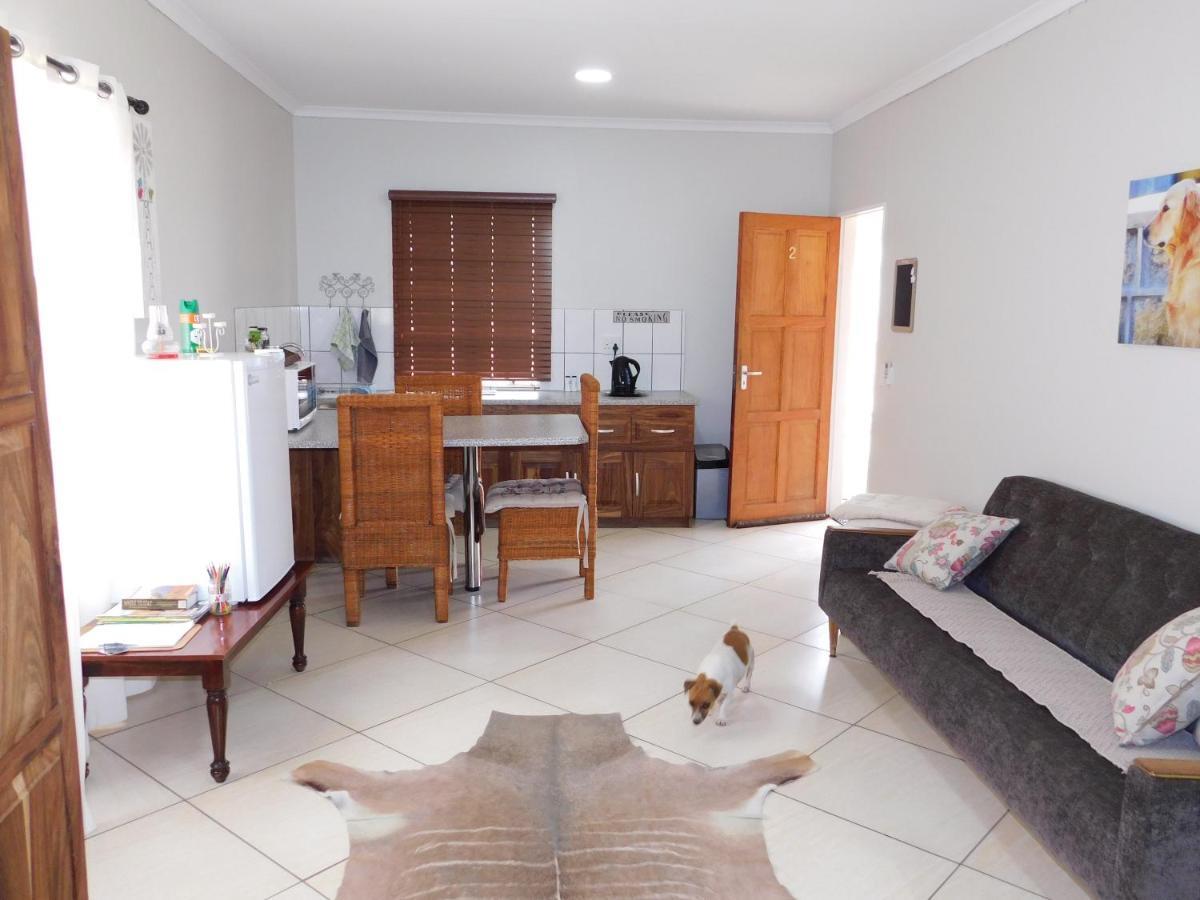 Meteorite Rest Camp Hotel Grootfontein Екстериор снимка